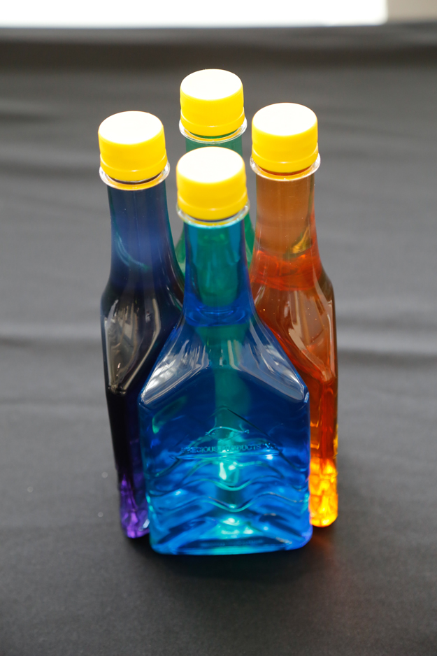 Пластик улучшает жизнь - Бутылки triangular-625