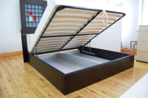 Преимущества современных кроватей с подъемным механизмом