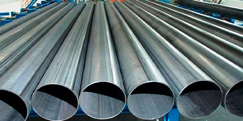Прямошовная стальная труба- это вид металлопроката, который представляет собой стальной цилиндр с продольным сварным швом. Она имеет широкое применение в разных отраслях, может использоваться для изготовления различных деталей и конструкций.