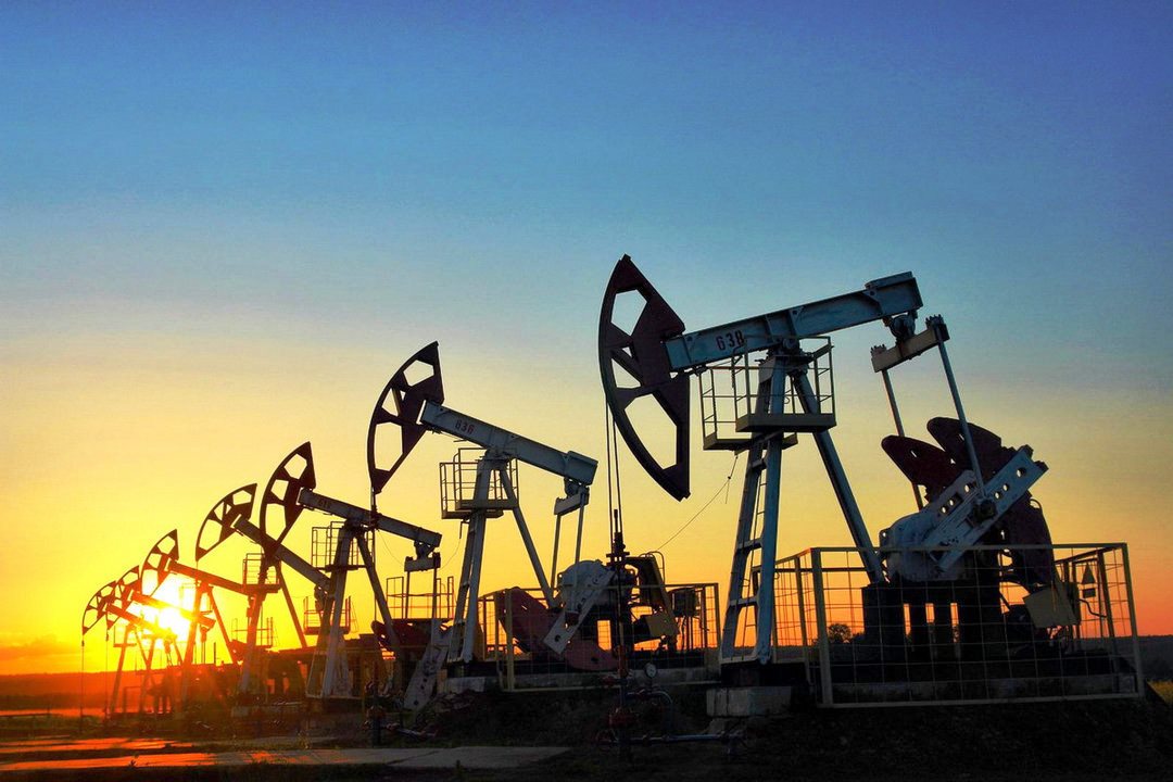 О том, как между собой связаны цены на нефть и полимеры мы поговорили с экспертами и расскажем в этой статье