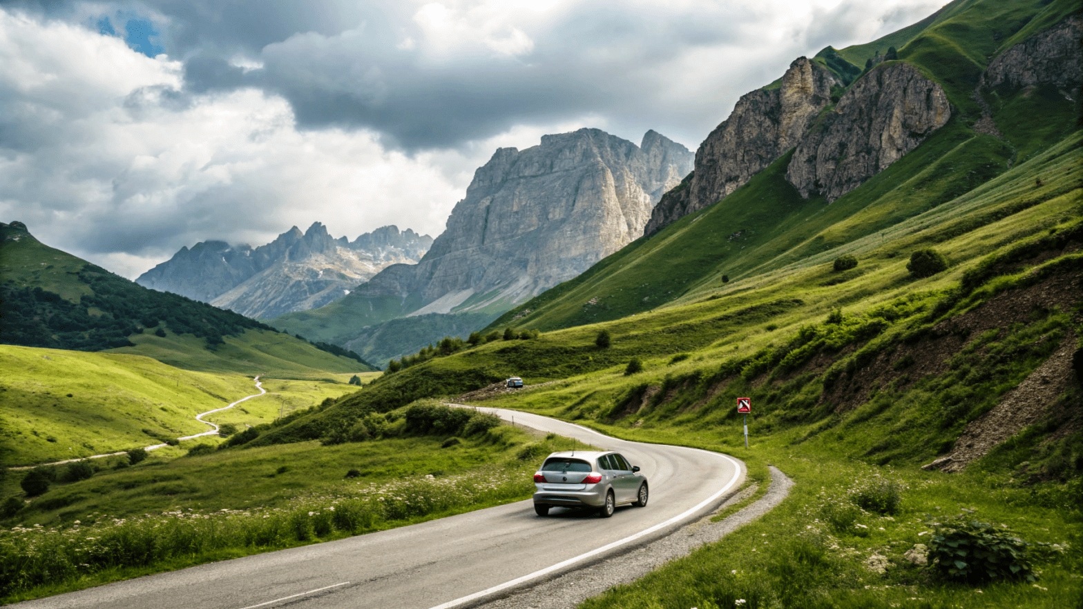 Сочи давно перестал быть просто курортом — сегодня это точка притяжения для инвестиций, деловых мероприятий и премиального отдыха. Для профессионалов нефтехимической отрасли и смежных секторов, привыкших к чёткому планированию и контролю ресурсов, организация поездки — такой же процесс, требующий просчёта рисков и оптимизации затрат. Аренда автомобиля без водителя даёт именно то, что ценят люди, работающие со сложными системами: полную автономию, предсказуемость и возможность адаптировать маршрут под текущие задачи.