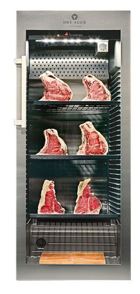 Сухое вызревание мяса — это технология, которая позволяет получить продукт принципиально нового уровня по вкусу, текстуре и аромату. Именно благодаря dry age стейкам рестораны формируют премиальное меню, повышают средний чек и выделяются на фоне конкурентов. Однако добиться правильного результата невозможно без строгого контроля условий. Разберем, что такое сухое вызревание, как оно работает и почему без специального оборудования здесь не обойтись.