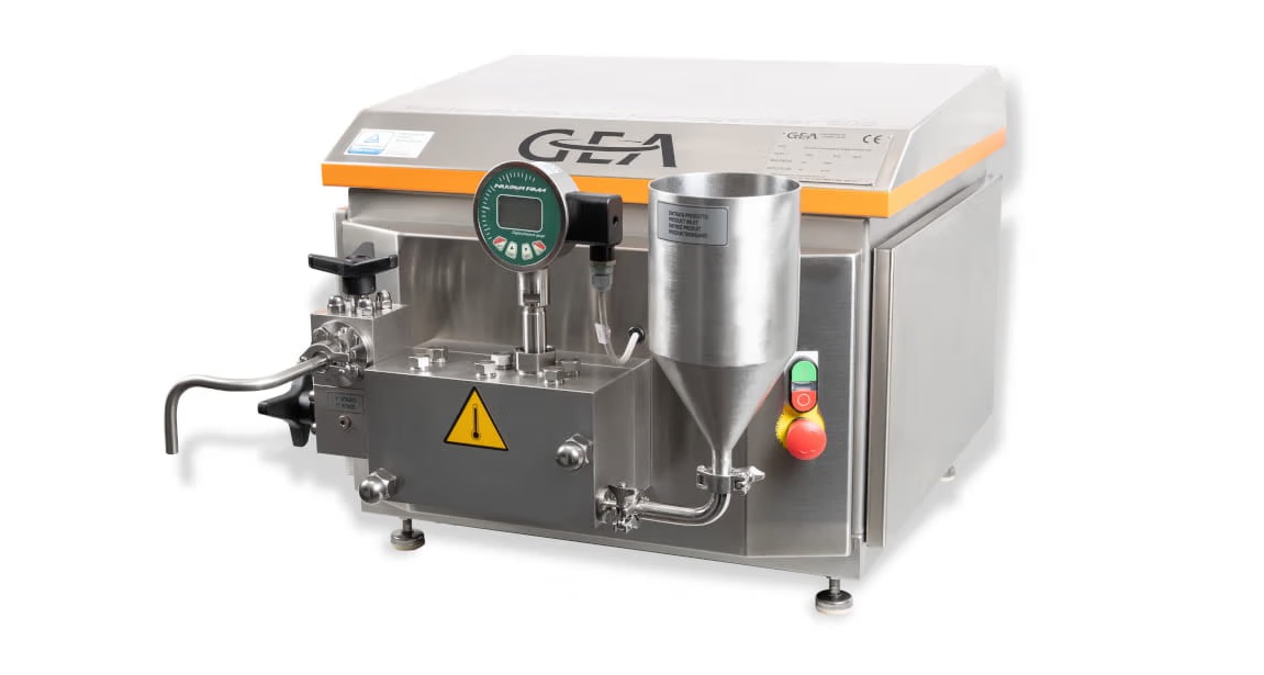 Для белорусских пищевых компаний важна не только модель гомогенизатора, но и формат поставки. Возможны несколько сценариев: поставка новых гомогенизаторов GEA через официальных партнёров, регулярные поставки оригинальных запчастей и расходных материалов, а также проекты по модернизации уже установленных машин (замена valve, повышение рабочего давления, перевод на другую продуктовую линейку).