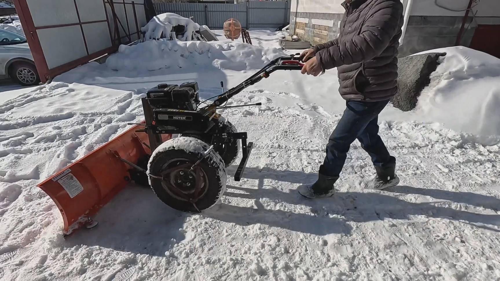 Пошаговая схема: как быстро очистить двор от снега с помощью мотоблока